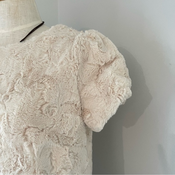 Anthropologie Faux Fur short sleeve top NWOT size Medium - Picture 2 of 7